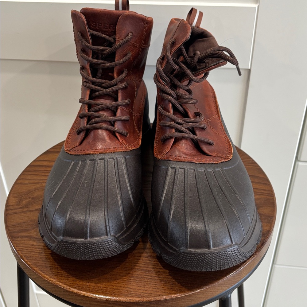 Like new Sperry Brown Leather and Black Rubber Lace-Up Waterproof Boots